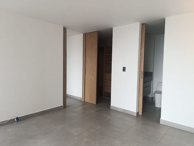 Apartamento de 2 alcobas en arriendo en El Poblado, Medellín, 117 m² · foto 10 de 18