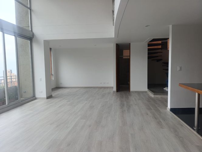 Apartamento de 2 alcobas en arriendo en El Poblado, Medellín, 140 m² · foto 6 de 18