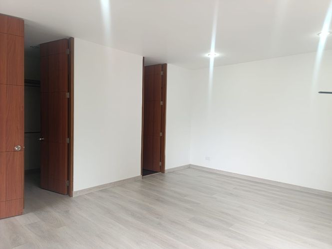 Apartamento de 2 alcobas en arriendo en El Poblado, Medellín, 140 m² · foto 14 de 18