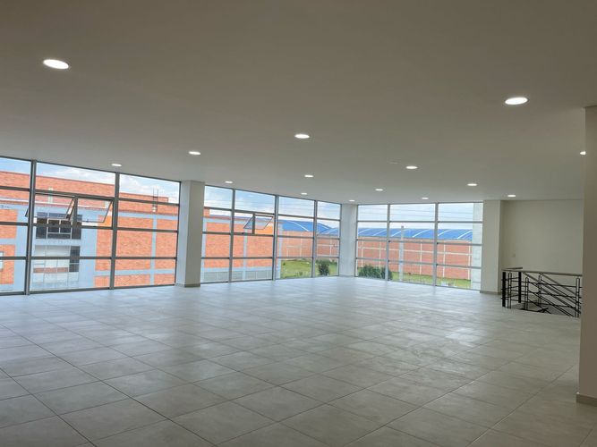 Bodega en venta en San Jose, Mosquera, 2700 m² · foto 4 de 12