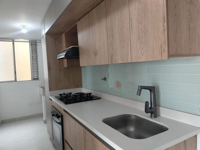 Apartamento de 2 alcobas en arriendo en El Poblado, Medellín, 88 m² · foto 4 de 15