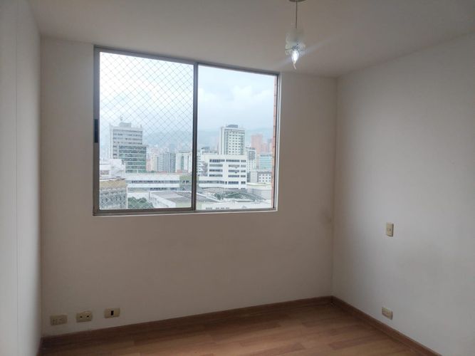 Apartamento de 2 alcobas en arriendo en El Poblado, Medellín, 88 m² · foto 8 de 15