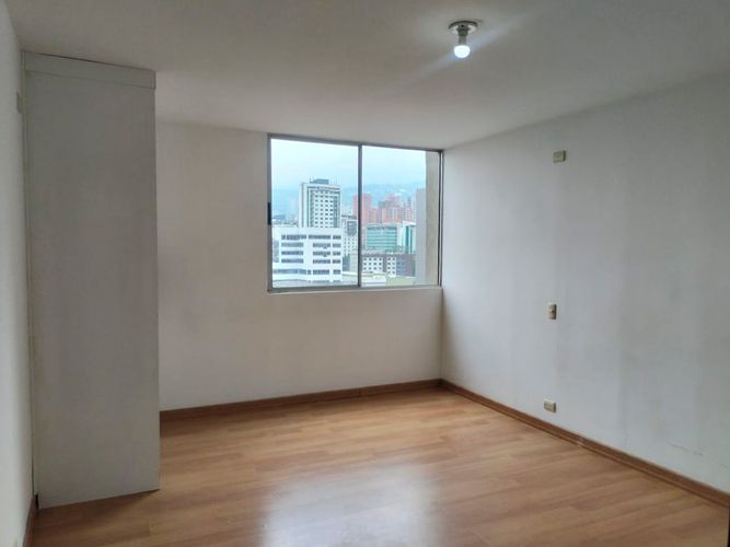 Apartamento de 2 alcobas en arriendo en El Poblado, Medellín, 88 m² · foto 12 de 15