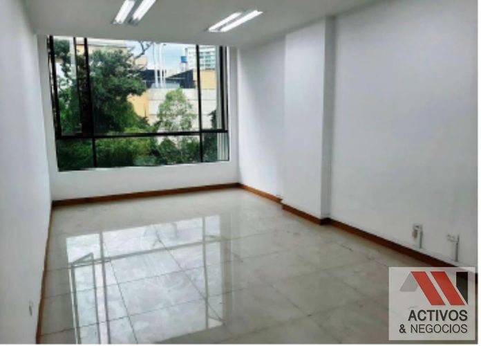 Oficina en arriendo en Santa María De Los Ángeles, Medellín, 46 m² · foto 2 de 4