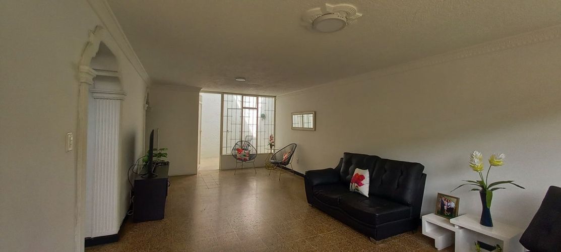 Casa de 4 alcobas en venta en Urbanizacion Diamante Ii Etapa, Bucaramanga, 230 m² · foto 3 de 3