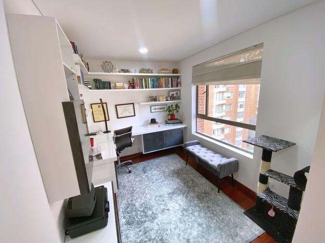 Apartamento de 3 alcobas en venta en Santa Barbara Oriental, Bogotá, 208 m² · foto 6 de 24