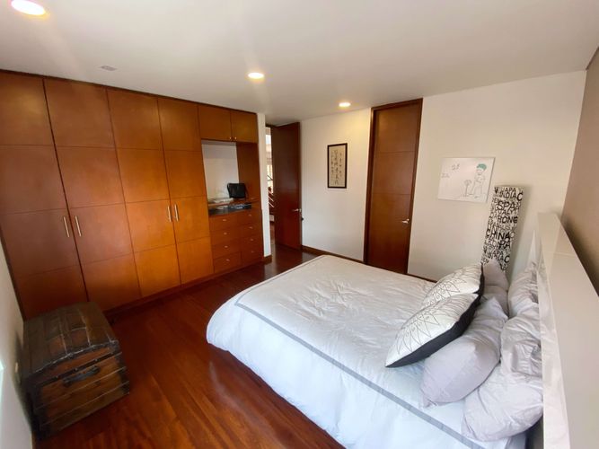 Apartamento de 3 alcobas en venta en Santa Barbara Oriental, Bogotá, 208 m² · foto 10 de 24