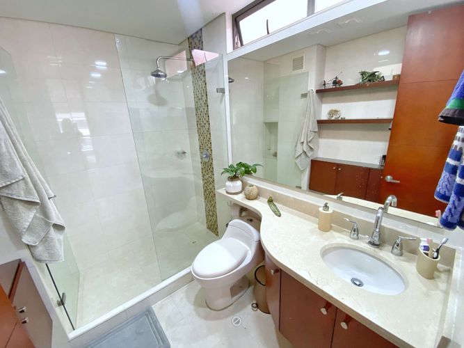 Apartamento de 3 alcobas en venta en Santa Barbara Oriental, Bogotá, 208 m² · foto 11 de 24
