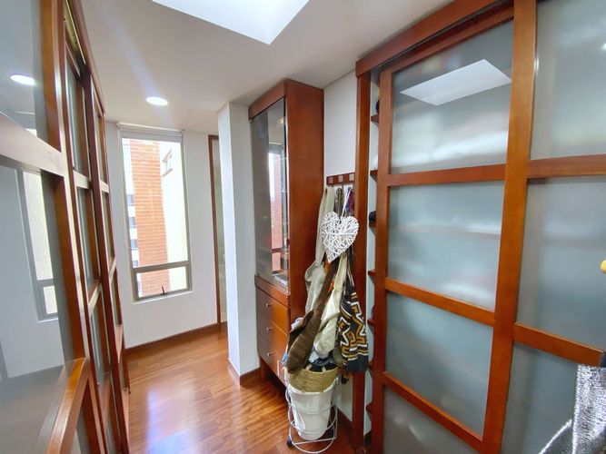 Apartamento de 3 alcobas en venta en Santa Barbara Oriental, Bogotá, 208 m² · foto 18 de 24