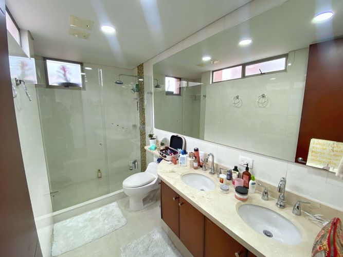 Apartamento de 3 alcobas en venta en Santa Barbara Oriental, Bogotá, 208 m² · foto 19 de 24