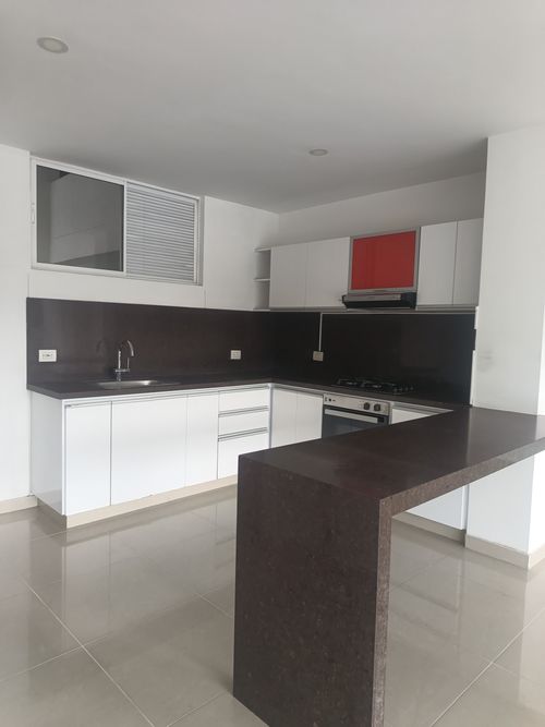 Apartamento de 3 alcobas en venta en Santa Teresita, Cali, 110 m² · foto 3 de 12