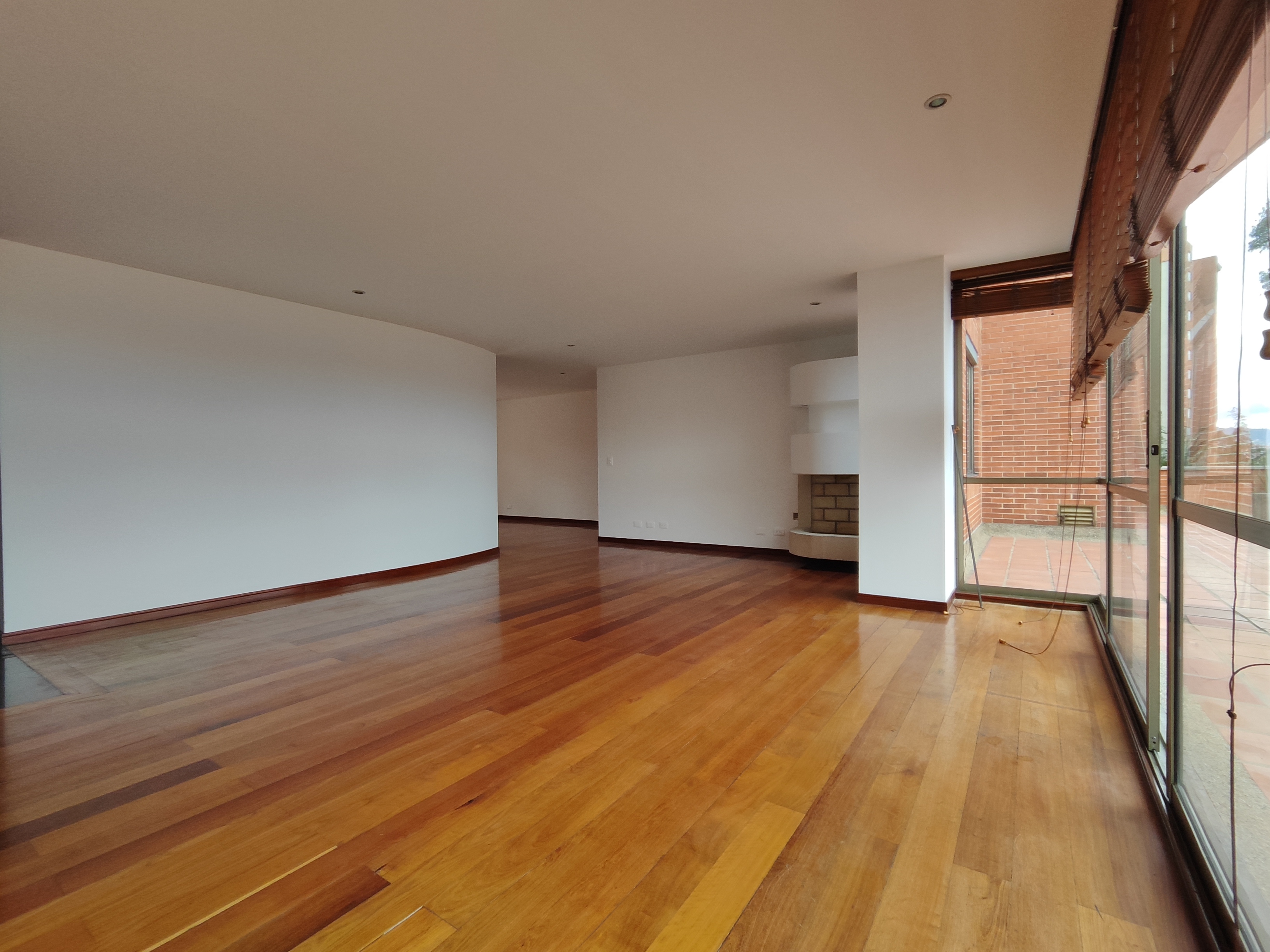 Apartamento en venta en Gratamira, Bogotá · foto 2 de 24