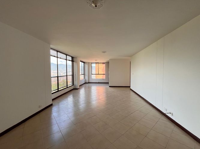 Apartamento de 3 alcobas en arriendo en El Poblado, Medellín, 113 m² · foto 3 de 18