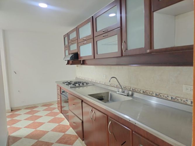 Apartamento de 3 alcobas en arriendo en El Poblado, Medellín, 107 m² · foto 4 de 16