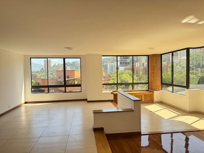 Apartamento de 3 alcobas en arriendo en El Poblado, Medellín, 160 m² · foto 3 de 20