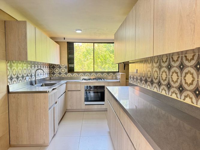 Apartamento de 3 alcobas en arriendo en El Poblado, Medellín, 160 m² · foto 8 de 20