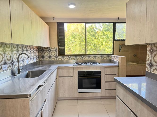 Apartamento de 3 alcobas en arriendo en El Poblado, Medellín, 160 m² · foto 9 de 20