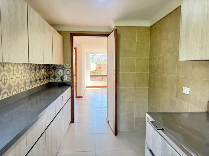 Apartamento de 3 alcobas en arriendo en El Poblado, Medellín, 160 m² · foto 10 de 20