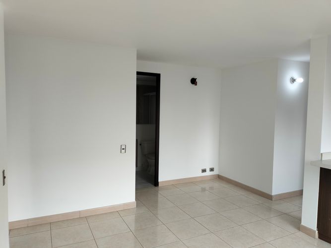 Apartamento de 2 alcobas en arriendo en El Poblado, Medellín, 55 m² · foto 2 de 13