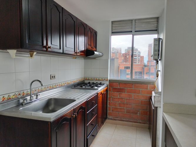 Apartamento de 2 alcobas en arriendo en El Poblado, Medellín, 55 m² · foto 3 de 13