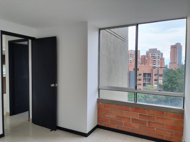 Apartamento de 2 alcobas en arriendo en El Poblado, Medellín, 55 m² · foto 11 de 13