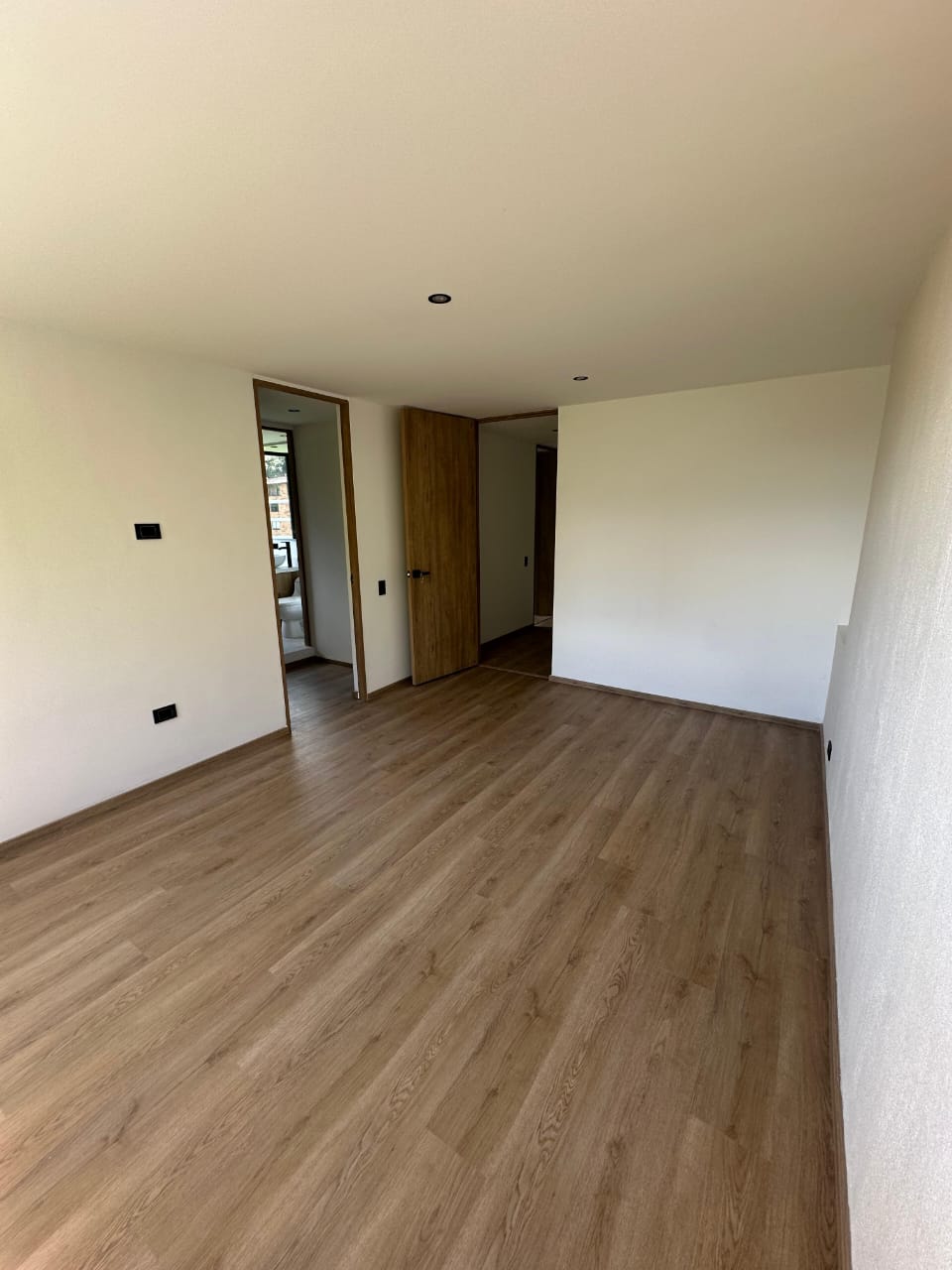 Apartamento en venta en Loma Del Chocho, Envigado · foto 2 de 9