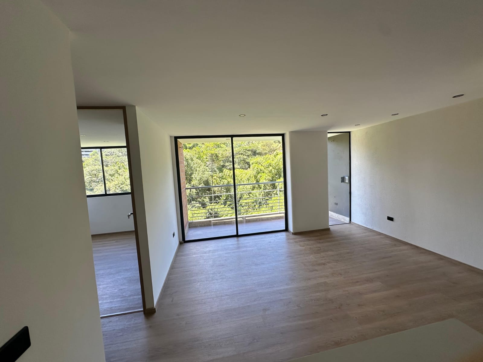 Apartamento en venta en Loma Del Chocho, Envigado · foto 3 de 9