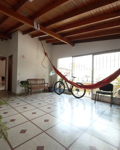 Casa de 5 alcobas en venta en Laureles, Medellín, 250 m² · foto 3 de 18