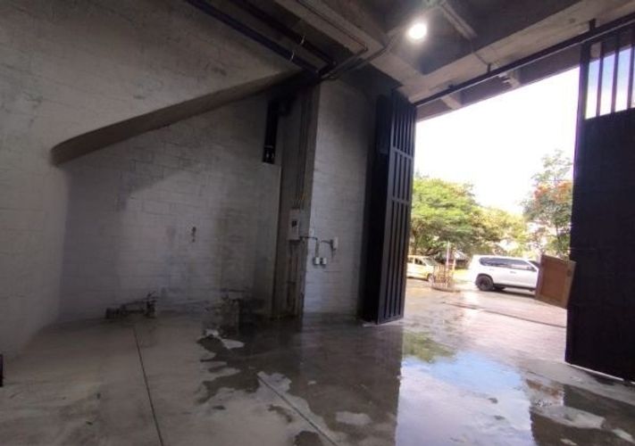 Bodega en arriendo en Trinidad, Medellín, 90 m² · foto 2 de 8