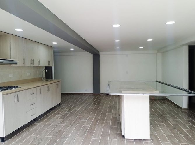 Apartamento de 3 alcobas en arriendo en El Poblado, Medellín, 91 m² · foto 3 de 13