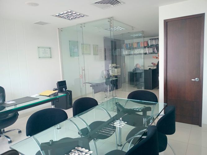 Oficina en arriendo en El Poblado, Medellín, 50 m² · foto 2 de 8