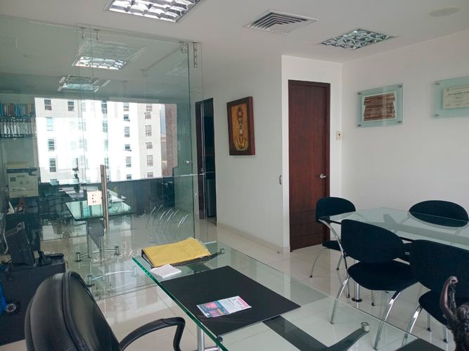 Oficina en arriendo en El Poblado, Medellín, 50 m² · foto 4 de 8