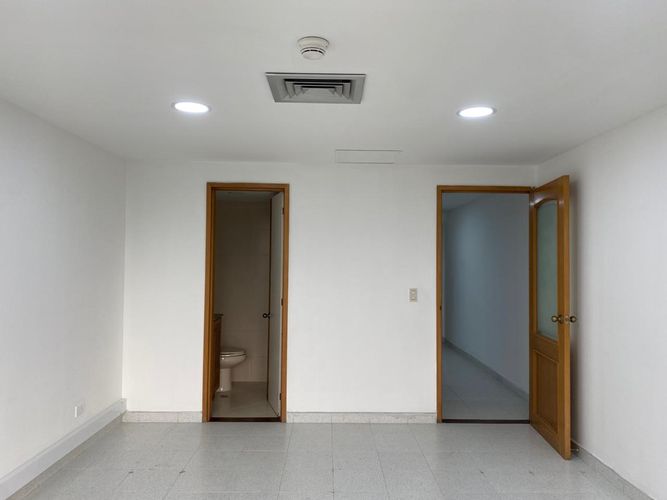 Oficina en arriendo en El Poblado, Medellín, 38 m² · foto 3 de 9