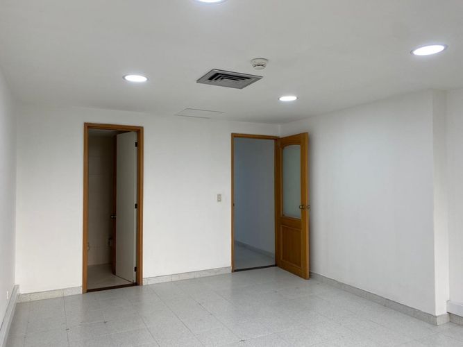 Oficina en arriendo en El Poblado, Medellín, 38 m² · foto 5 de 9