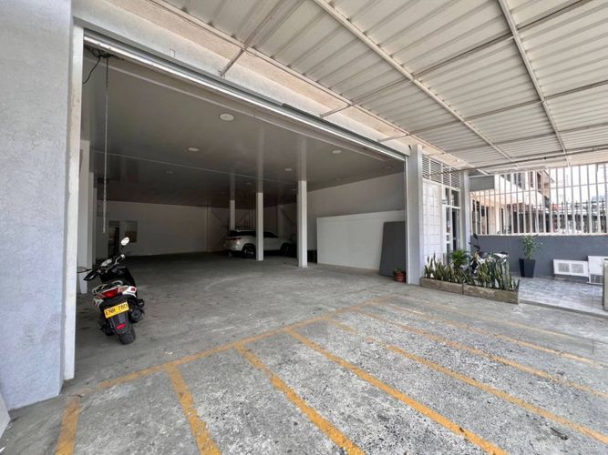 Edificio en venta en Junin, Cali, 1200 m² · foto 7 de 24