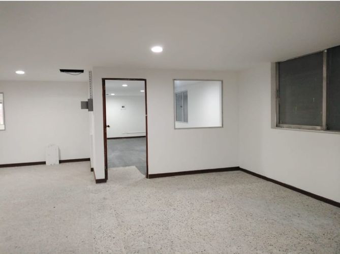 Bodega en arriendo en Zona Industrial No. 2, Itagüí, 2000 m² · foto 5 de 5