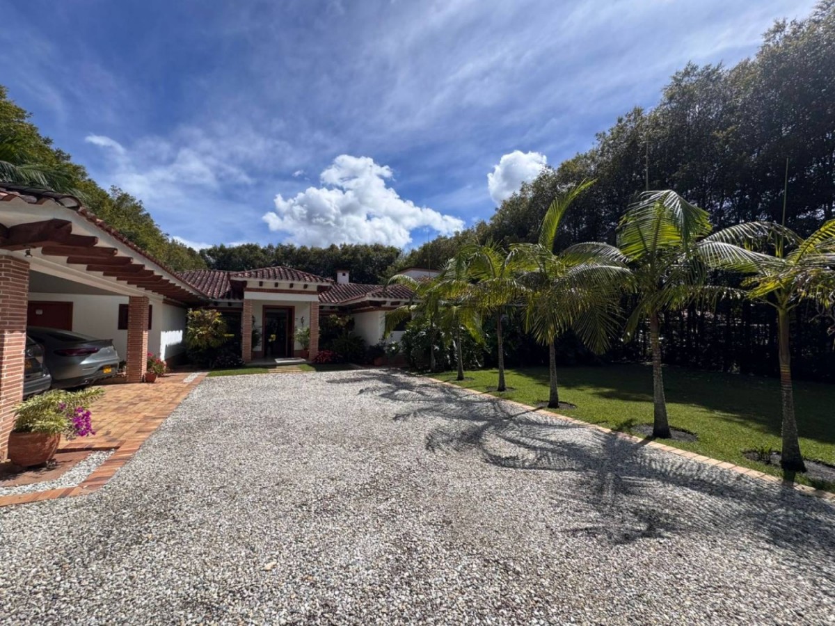 3BR House in Llano Grande (450 m²)