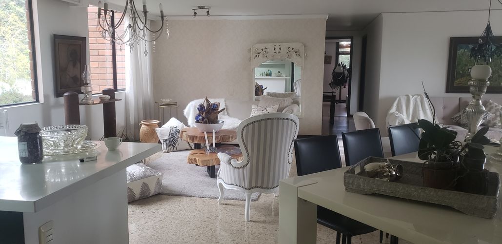 Apartamento de 3 alcobas en venta en Asomadera No.1, Medellín, 160 m² · foto 1 de 19
