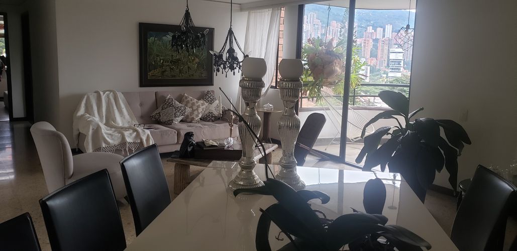 Apartamento de 3 alcobas en venta en Asomadera No.1, Medellín, 160 m² · foto 3 de 19
