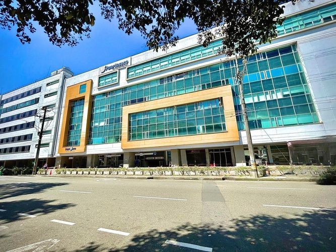 Local en venta en Noel, Medellín, 209 m² · foto 3 de 23