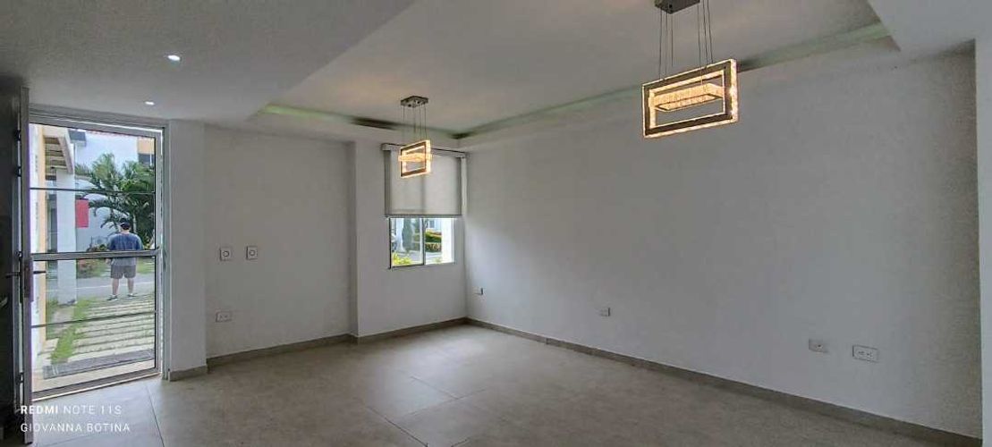 Casa de 3 alcobas en venta en Samanes Del Castillo, Cali, 140 m² · foto 2 de 24