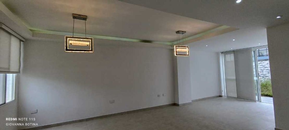 Casa de 3 alcobas en venta en Samanes Del Castillo, Cali, 140 m² · foto 3 de 24