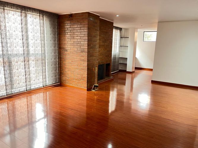 Apartamento de 2 alcobas en venta en Chico Norte, Bogotá, 113 m² · foto 2 de 24