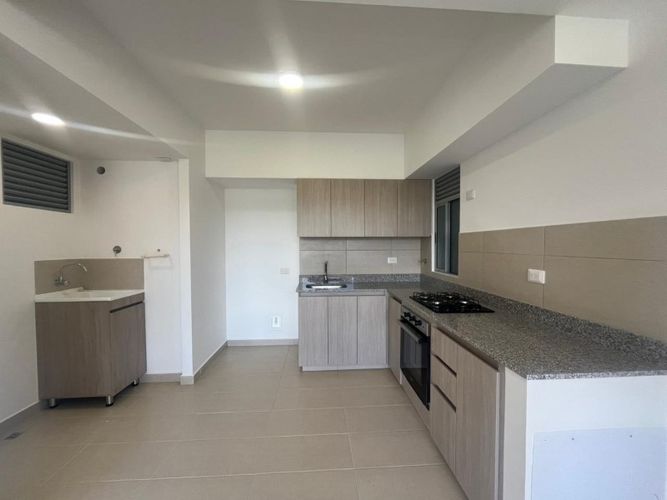 Apartamento de 3 alcobas en venta en El Porvenir, Rionegro, 77 m² · foto 3 de 17