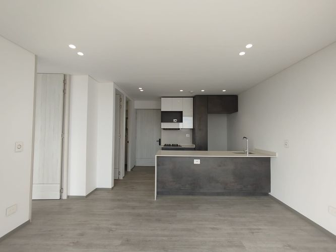Apartaestudio en venta en Pinares Alto, Pereira, 70 m² · foto 2 de 9