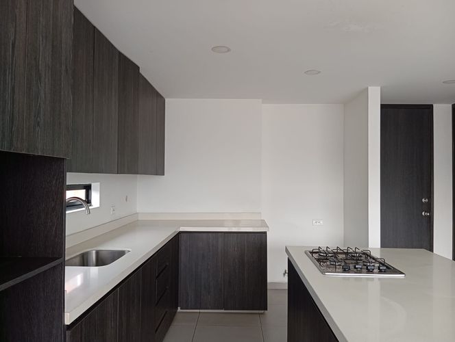 Apartamento de 3 alcobas en arriendo en Cumbres, Envigado, 110 m² · foto 4 de 7
