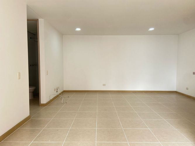 Apartamento de 3 alcobas en arriendo en San Jose, Sabaneta, 79 m² · foto 8 de 19