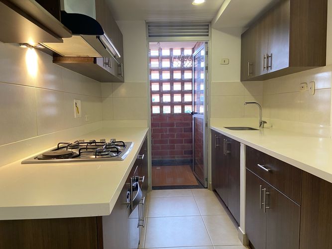 Apartamento de 2 alcobas en arriendo en San Jose, Sabaneta, 79 m² · foto 5 de 19