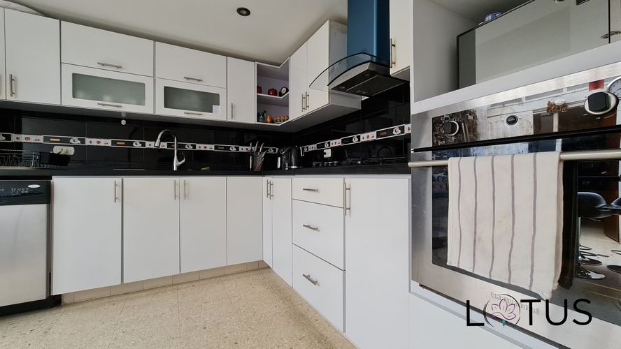 Casa de 4 alcobas en arriendo en La Floresta, Bogotá, 250 m² · foto 2 de 24