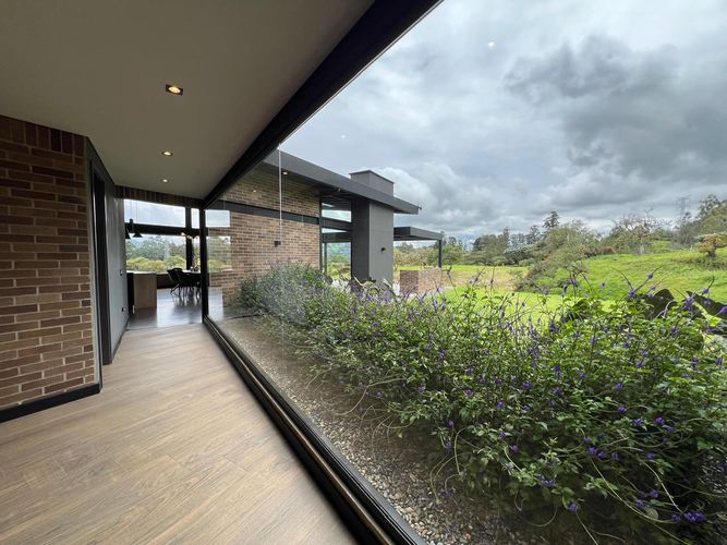 Casa de 3 alcobas en venta en Guamito, La Ceja, 375 m² · foto 17 de 19
